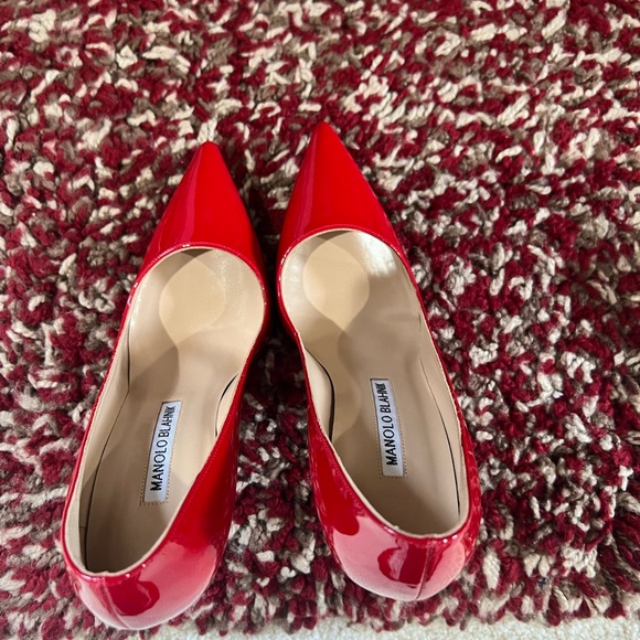 Manolo Blahnik, Patent red pumps in size 5,Stylish comfortable.Soft calf leather - Picture 4 of 8